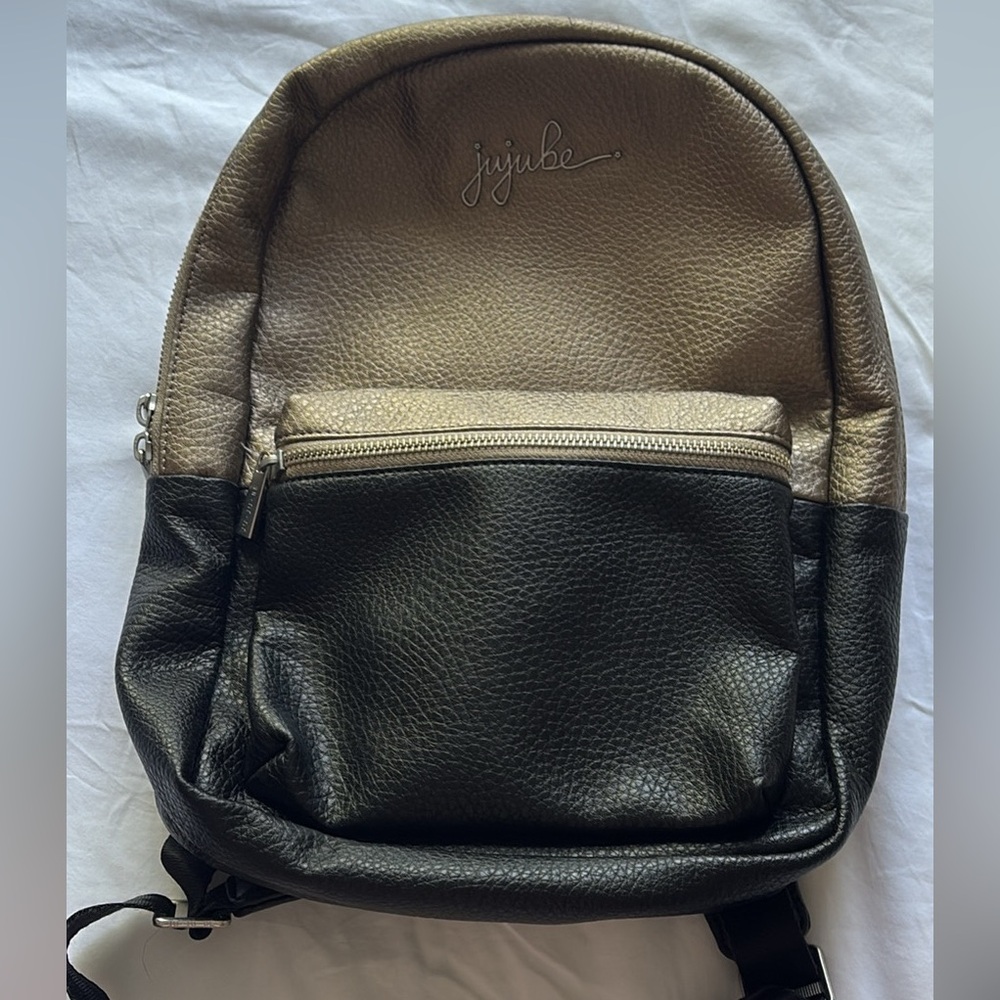 Ju-Ju-Be Black and Gold Women's Backpack